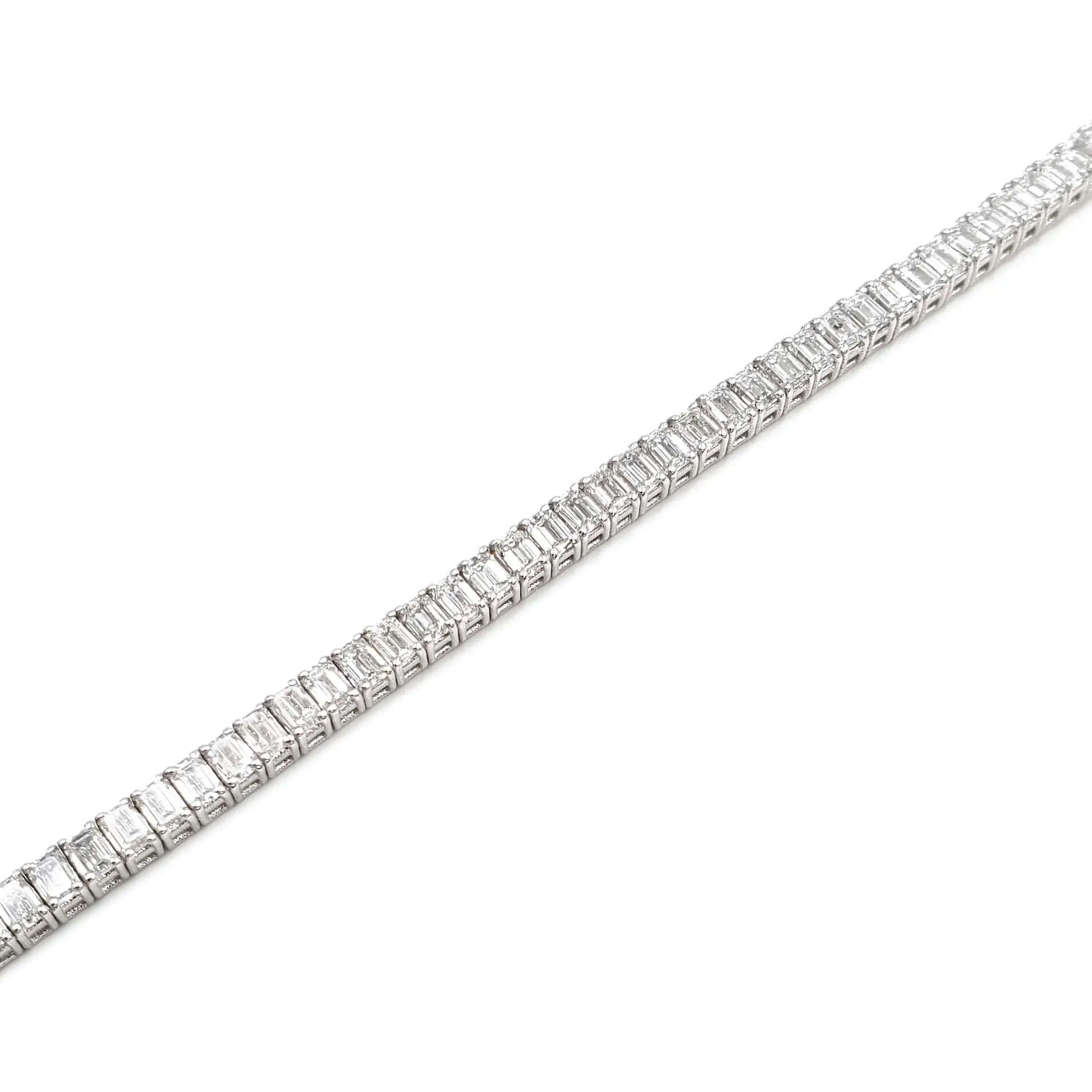 18K White Gold Diamond Tennis Bracelet, 13.4 grams