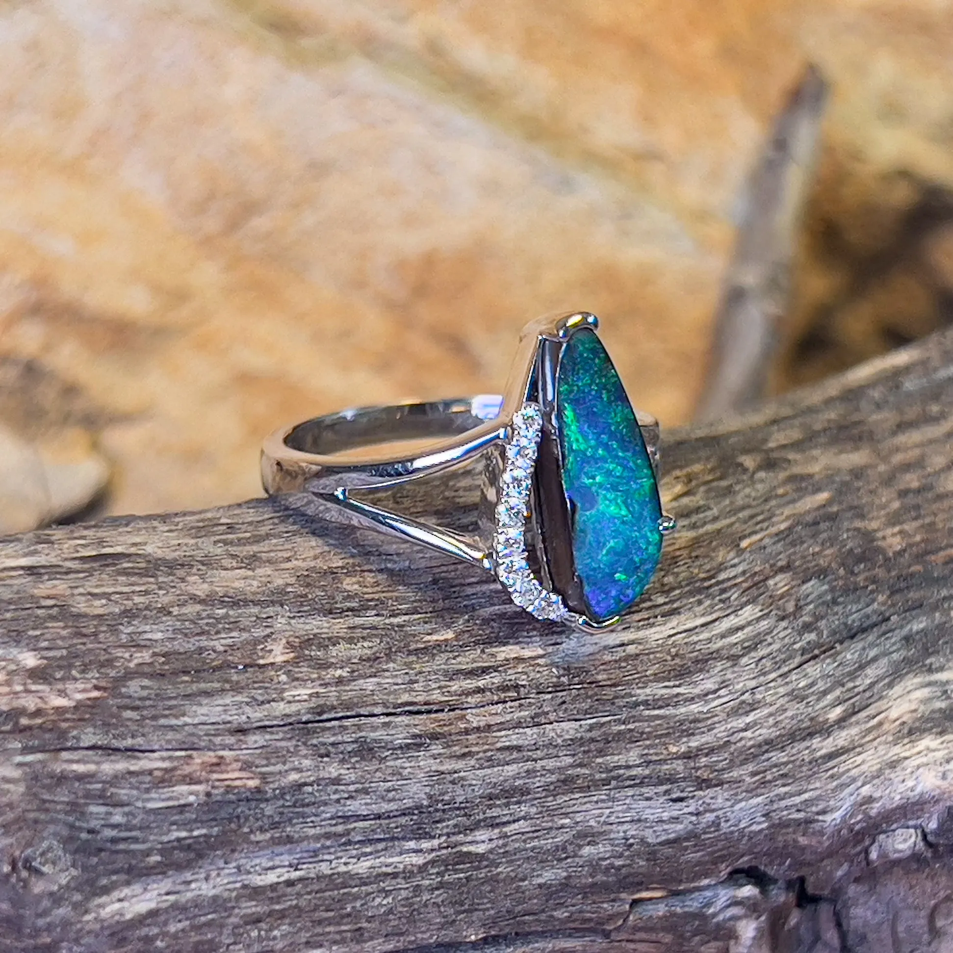 18kt White Gold 2.62ct Boulder Opal and diamond ring