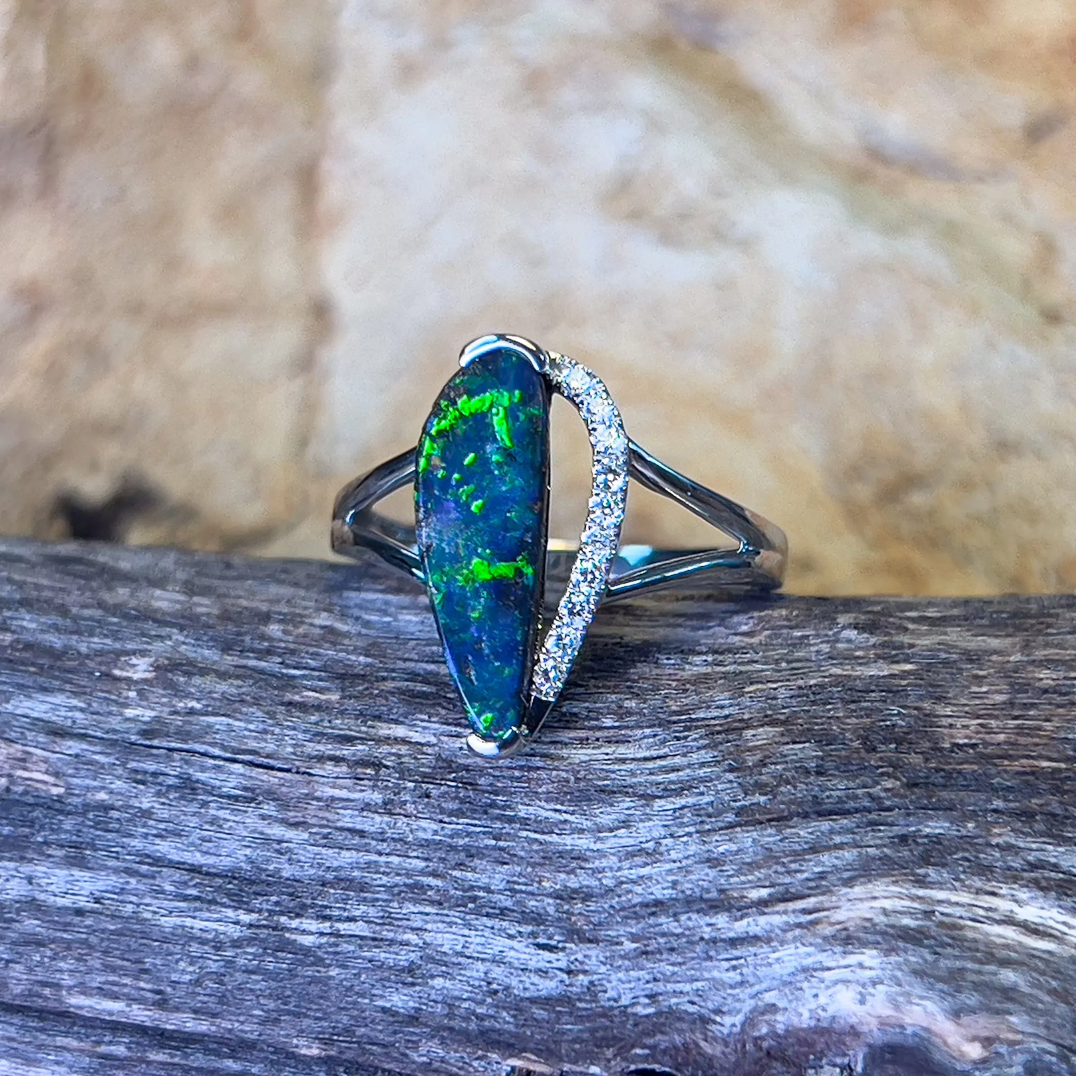 18kt White Gold 2.62ct Boulder Opal and diamond ring