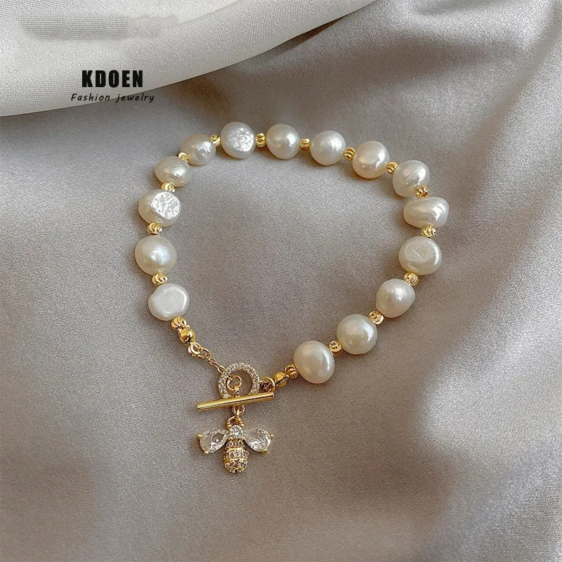 2021 Elegant Baroque Natural Pearl String Bracelet For Woman Luxury Zircon Bee Pendant Bracelet Fashion Girl's Sweet Jewelry