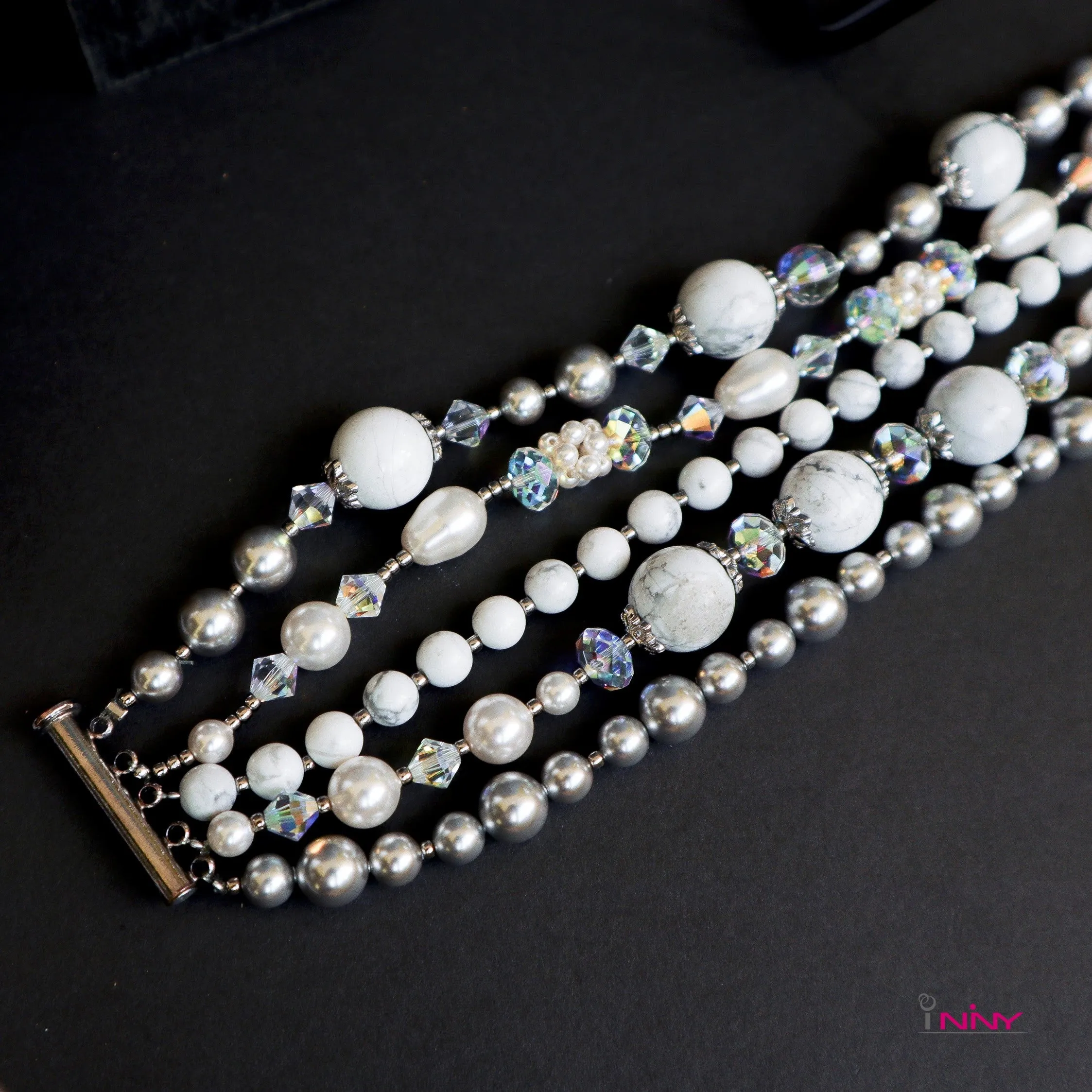 5-Line Bracelet Howlite