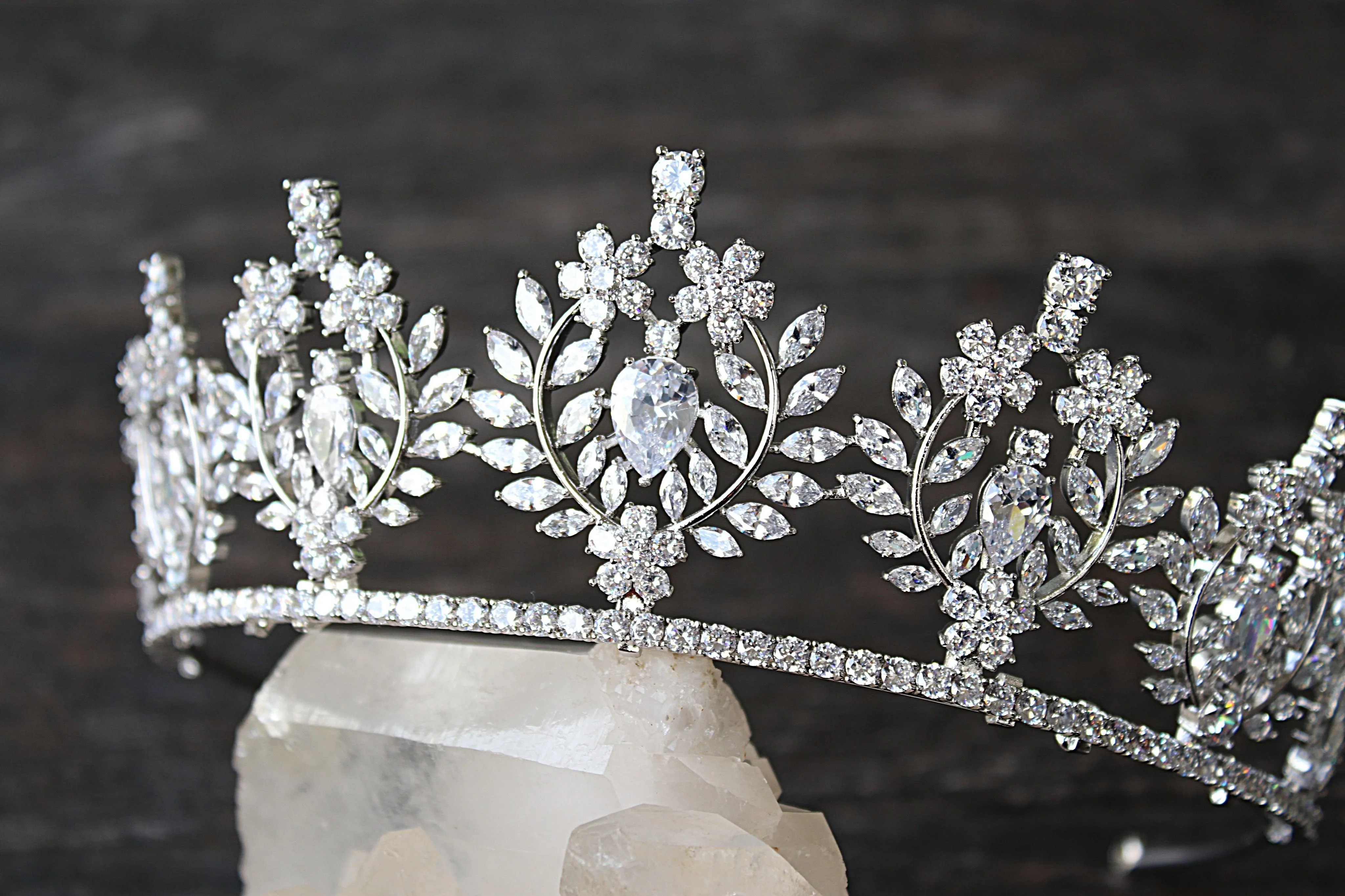 JASLYNE Simulated Diamond Tiara