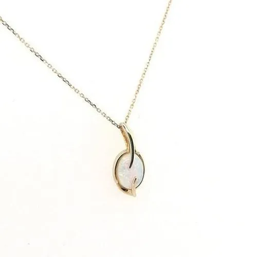 Opal 9ct yellow gold Pendant