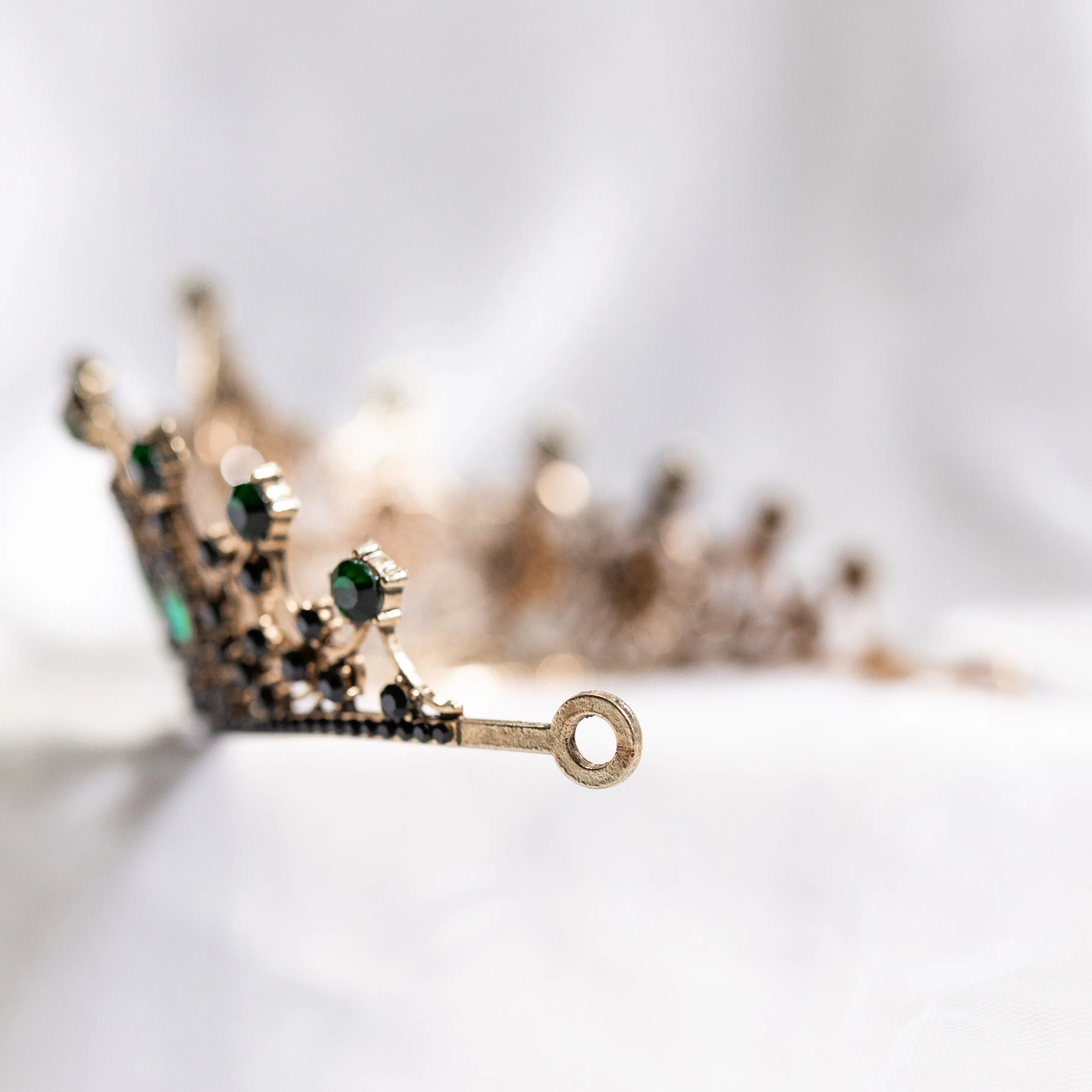 Regina's Tiara in Green & Antique Gold