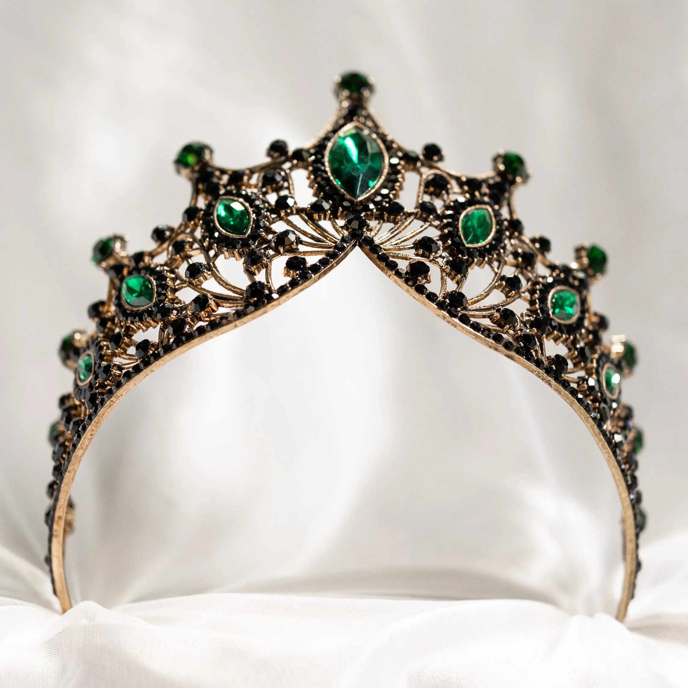 Regina's Tiara in Green & Antique Gold