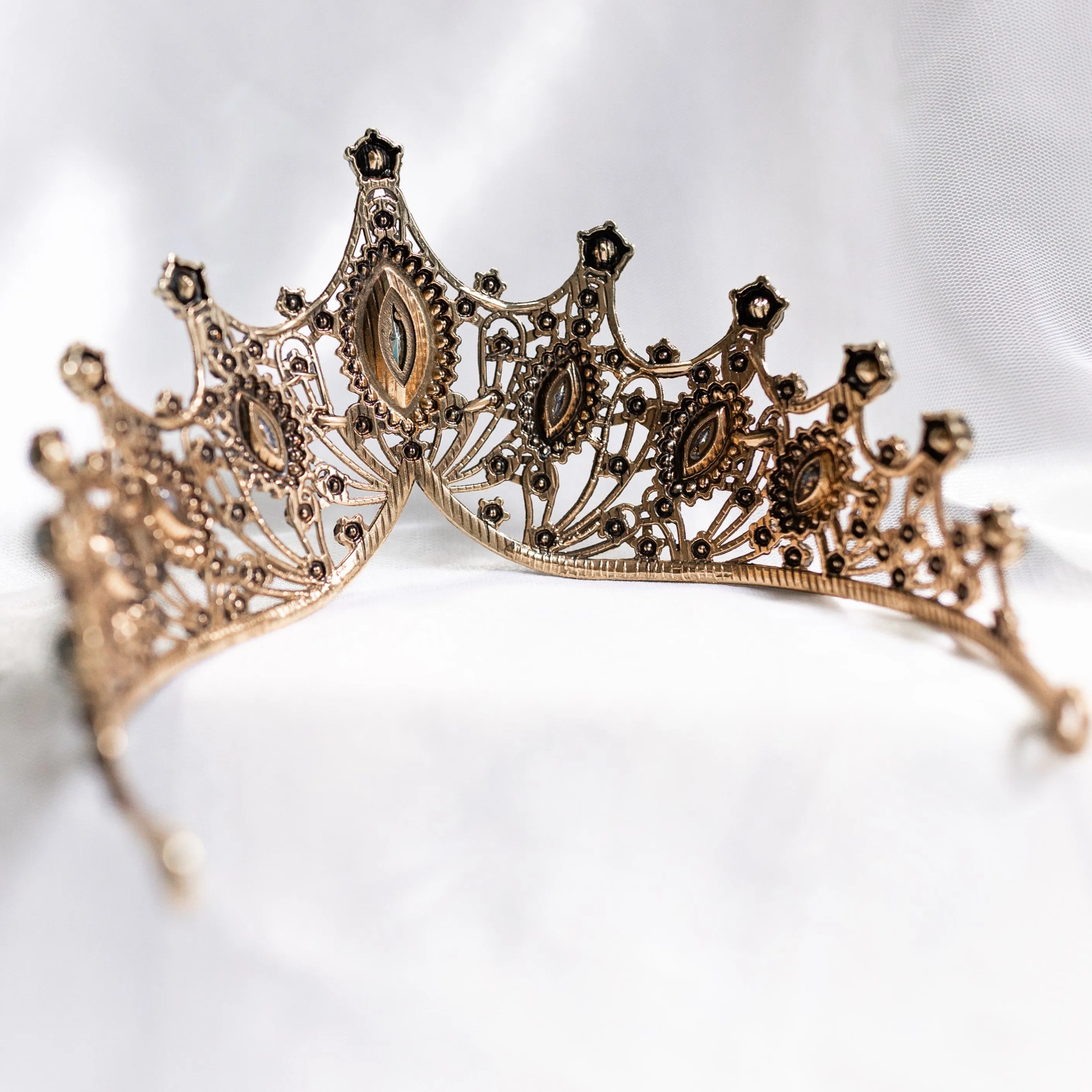 Regina's Tiara in Green & Antique Gold