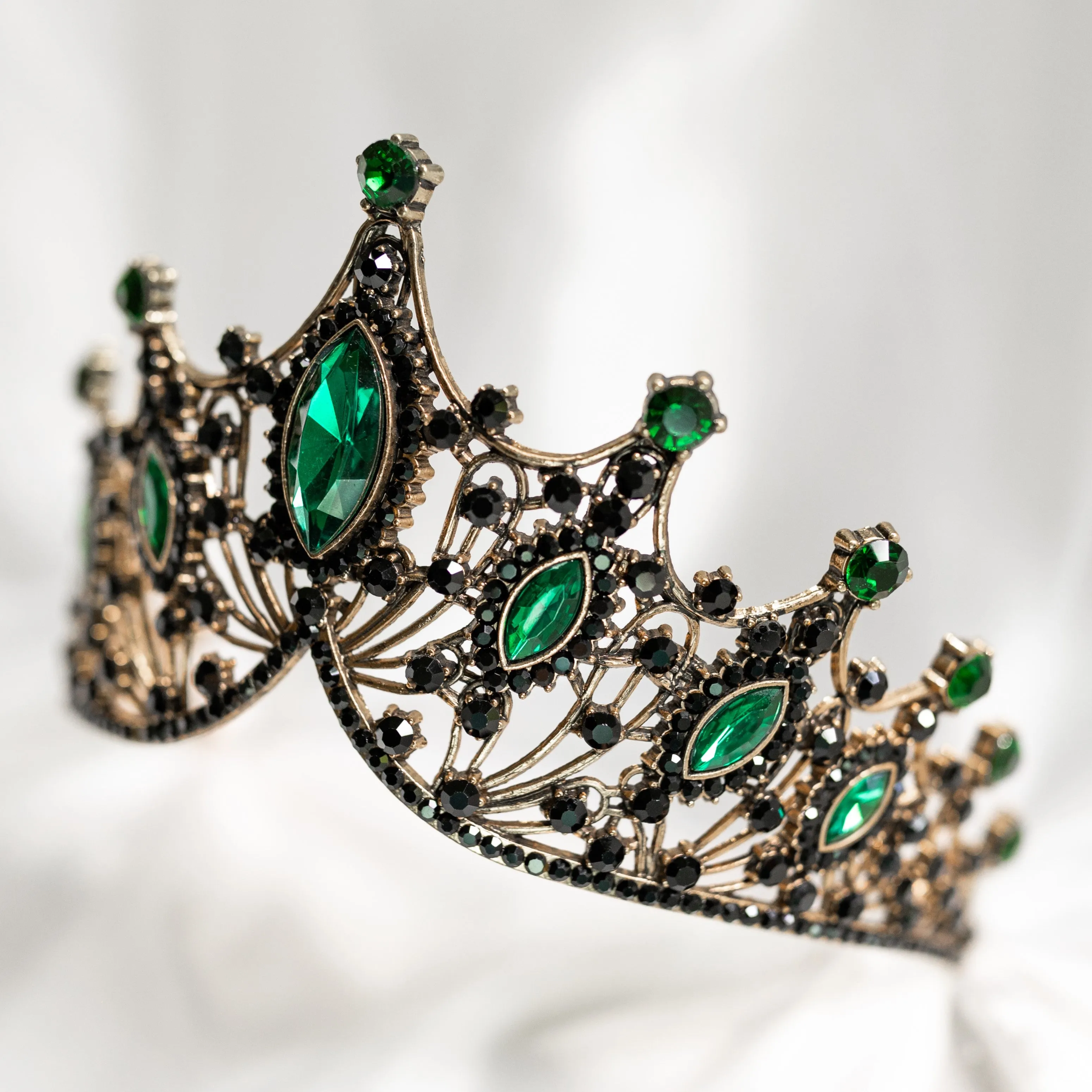 Regina's Tiara in Green & Antique Gold