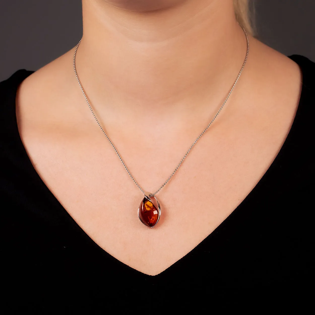 Silver Twist Amber Teardrop Pendant