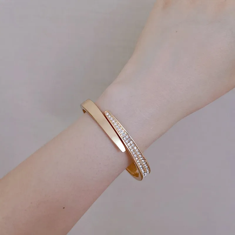 Trendy Jewelry Geometry Round Cuff Bangle Bracelet for Women with Zircon in Gold Color