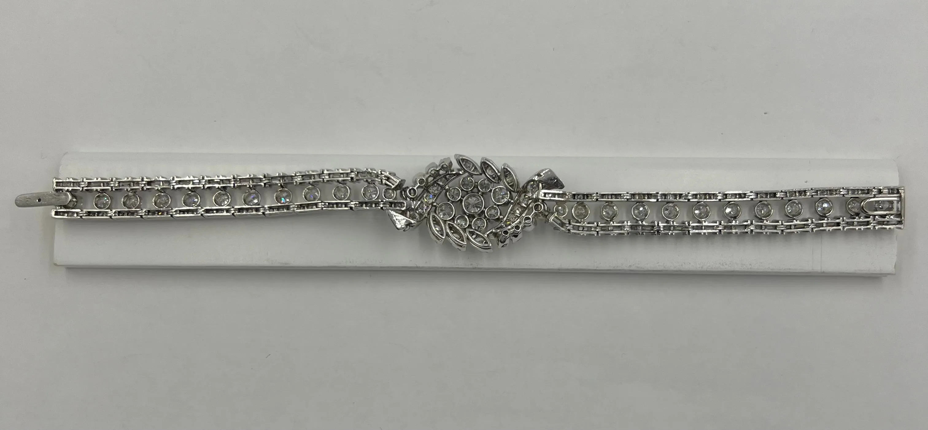 Vintage 10.50 Carats Diamond Platinum Bracelet