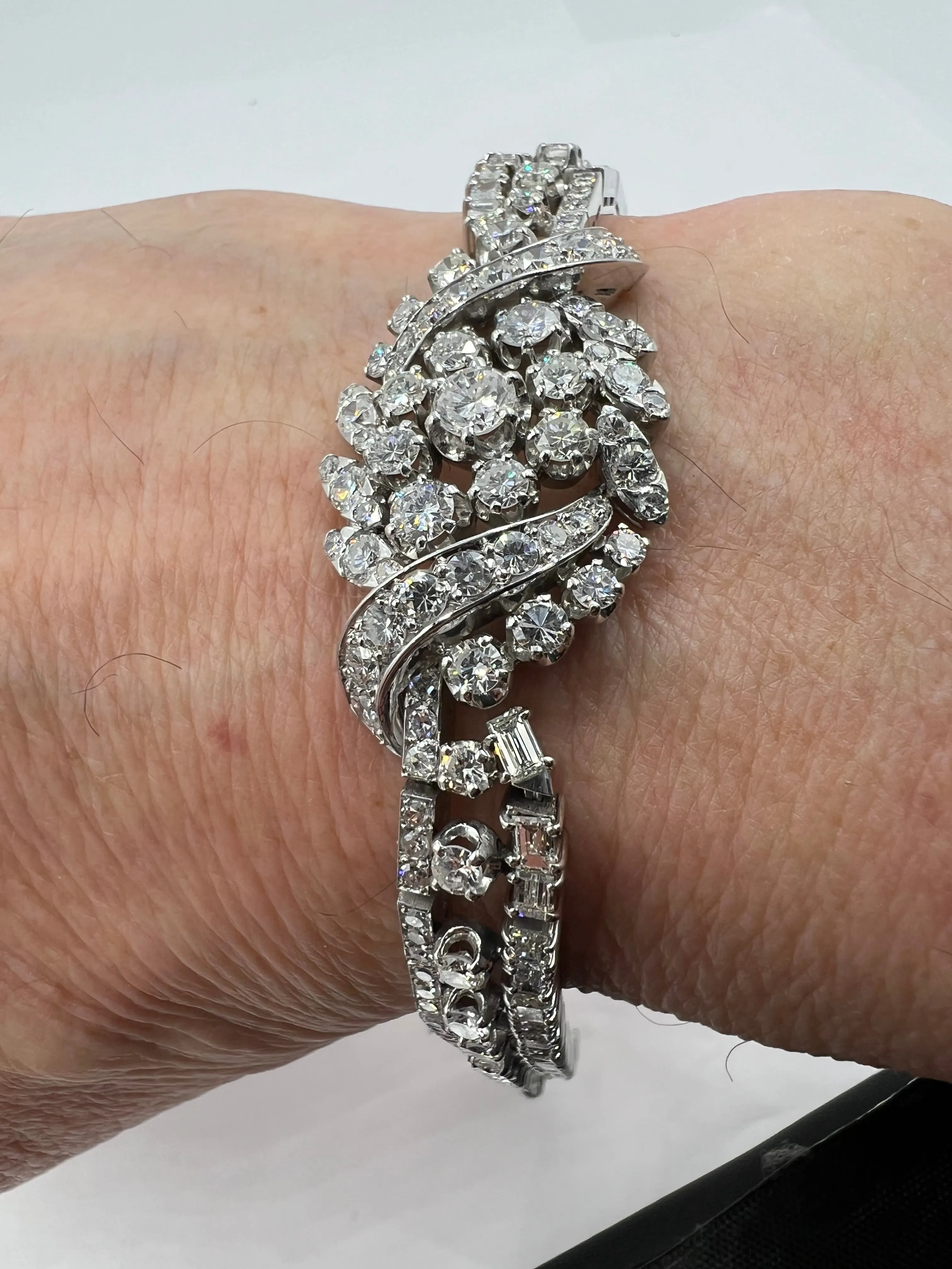 Vintage 10.50 Carats Diamond Platinum Bracelet