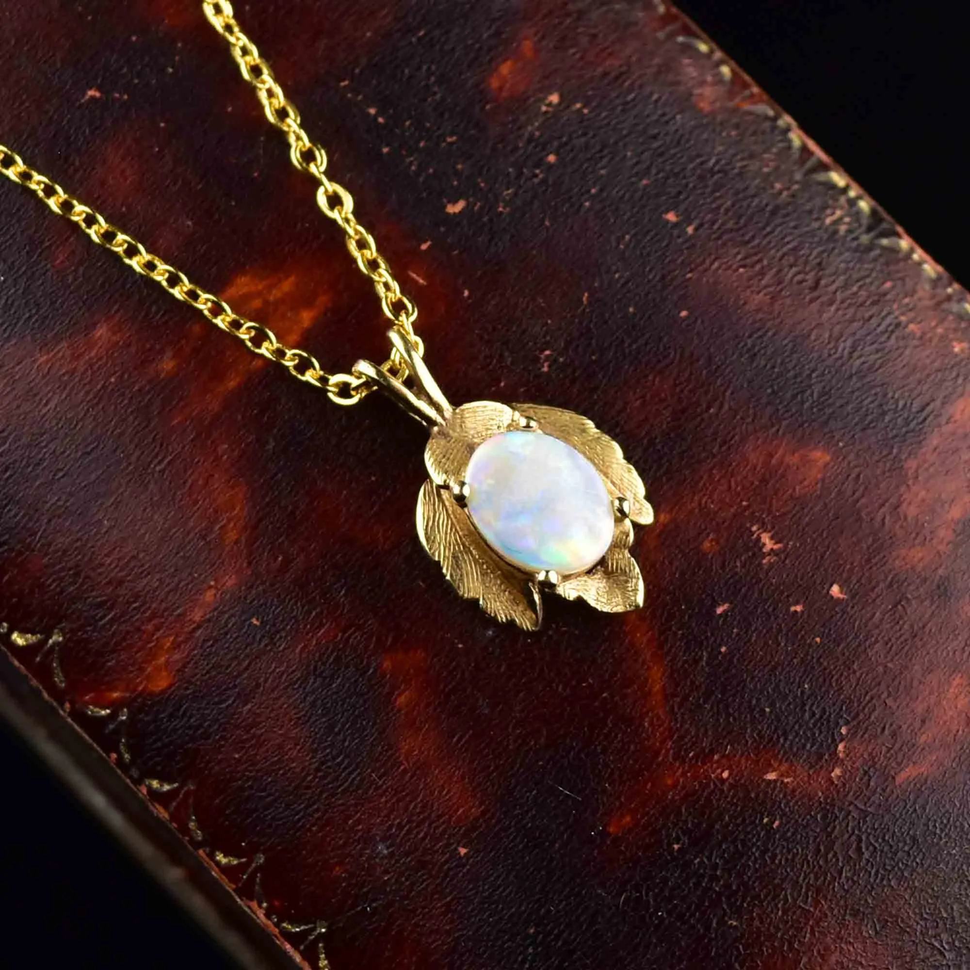 Vintage 14K Gold Leaf Opal Pendant Necklace