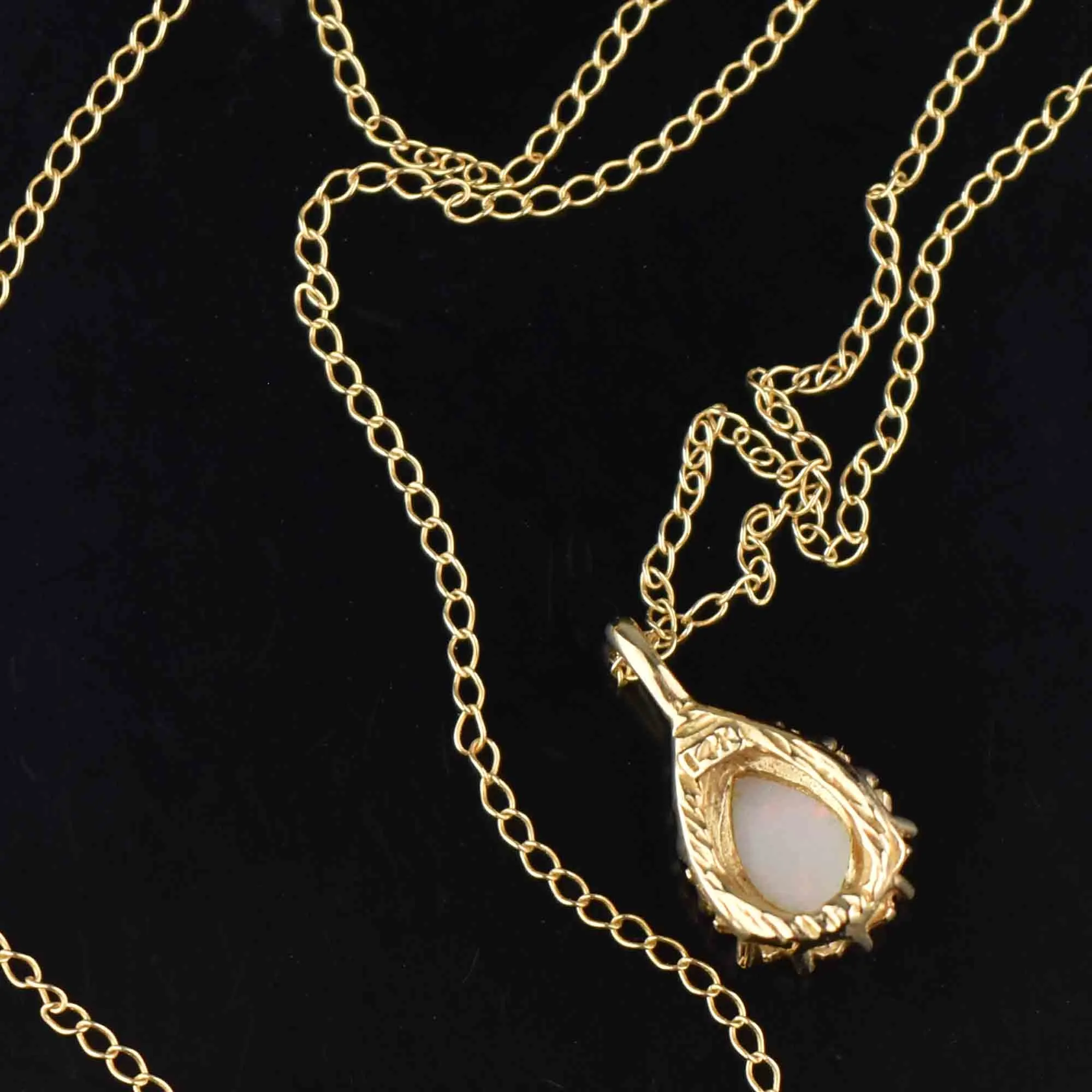 Vintage 14K Gold Opal Pendant Necklace