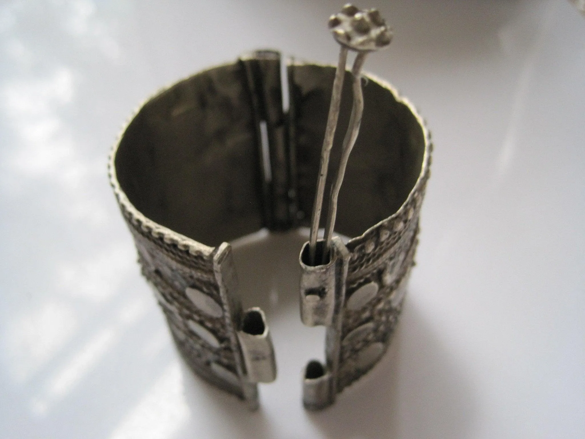 Vintage Metal Yemeni Wide Bracelet for a Small Wrist