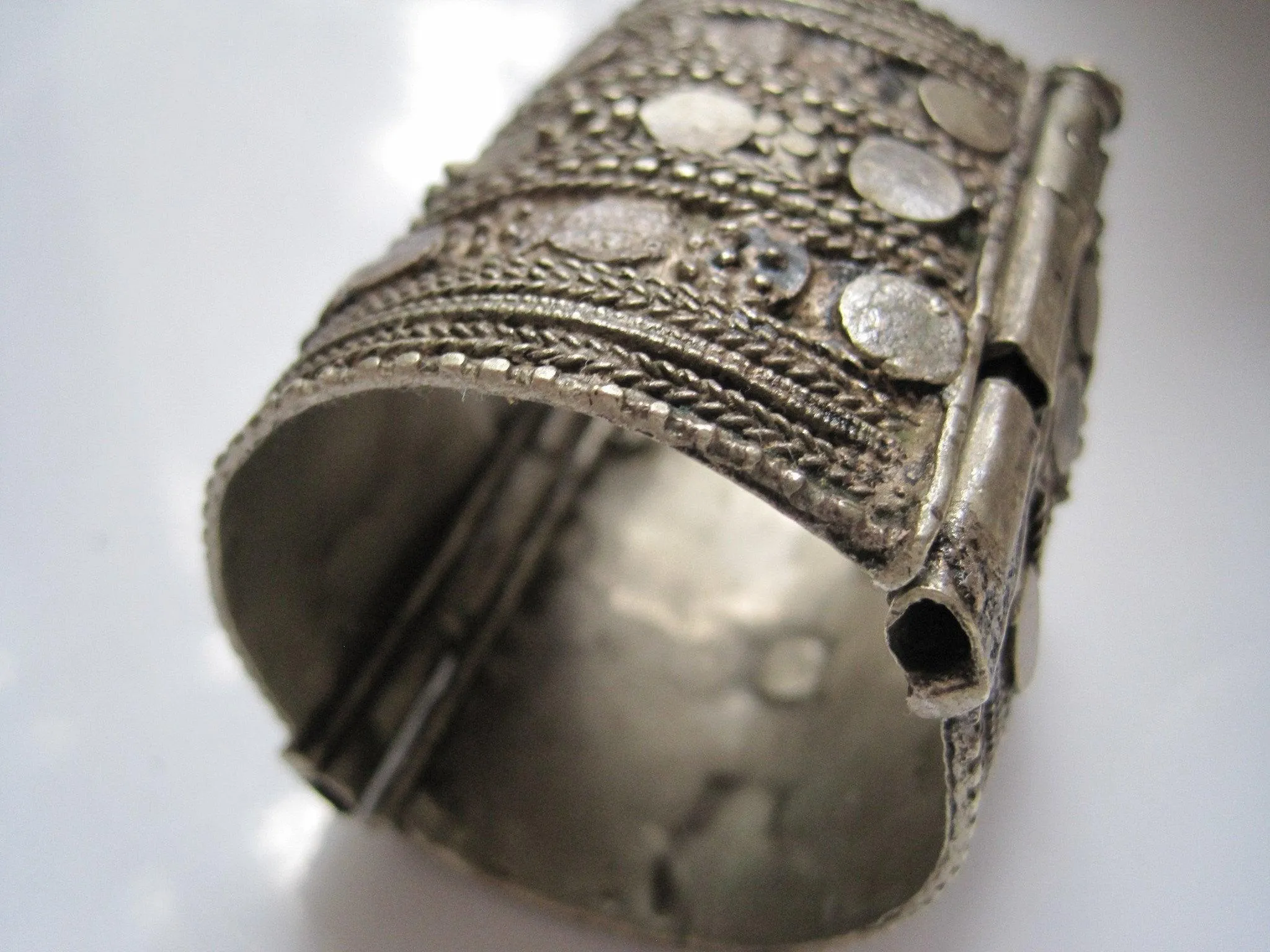 Vintage Metal Yemeni Wide Bracelet for a Small Wrist