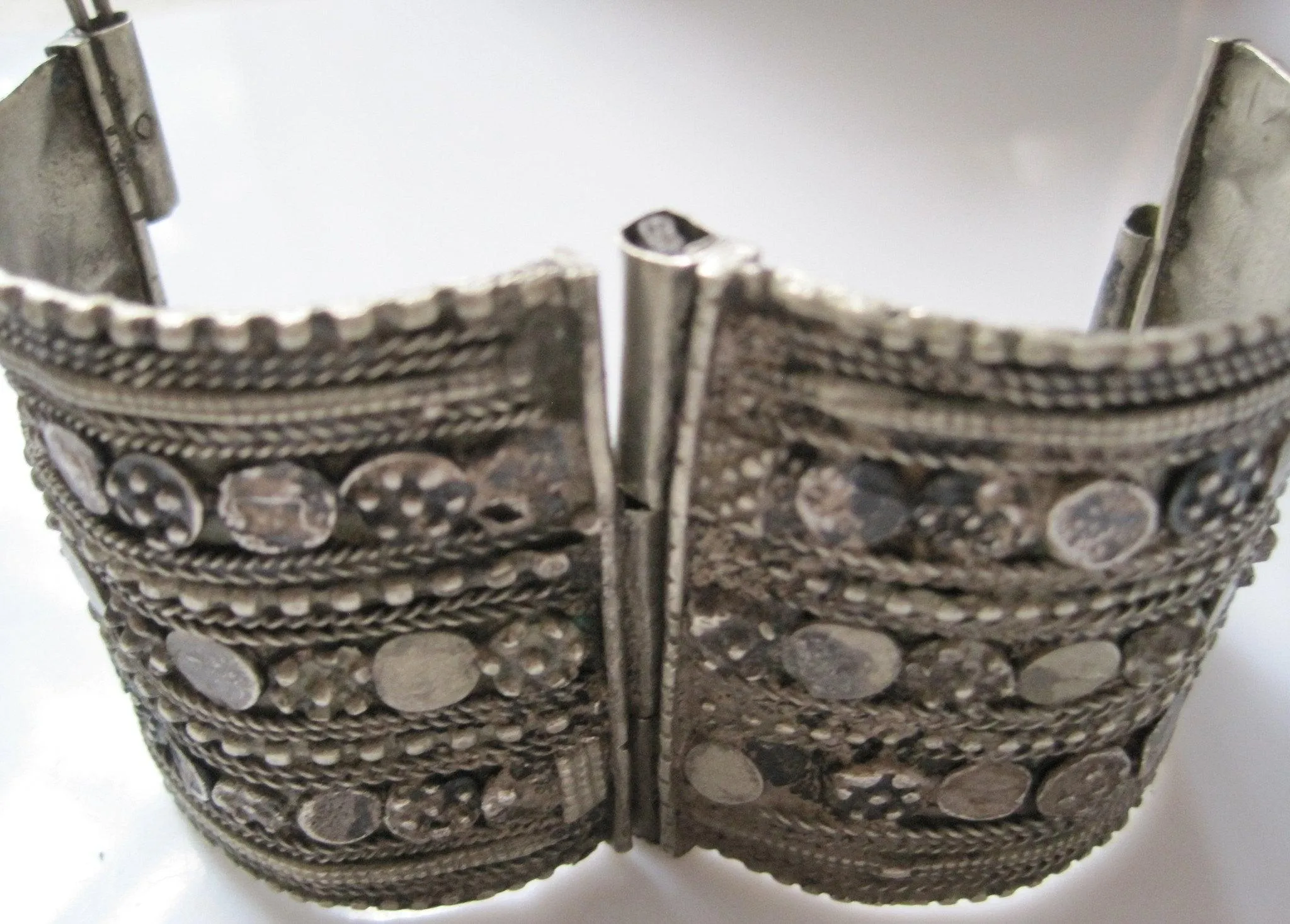 Vintage Metal Yemeni Wide Bracelet for a Small Wrist